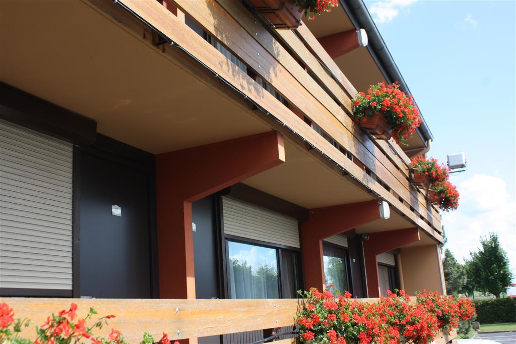 Campanile Reims Ouest - Tinqueux Hotel Exterior photo
